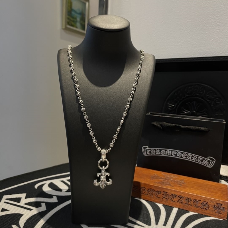 Ch**me He**ts necklaces